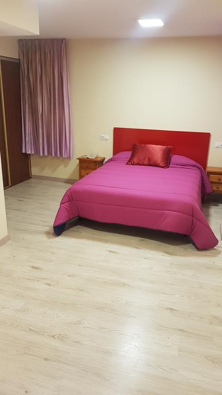 Hostal Orly Camponaraya ภายนอก รูปภาพ