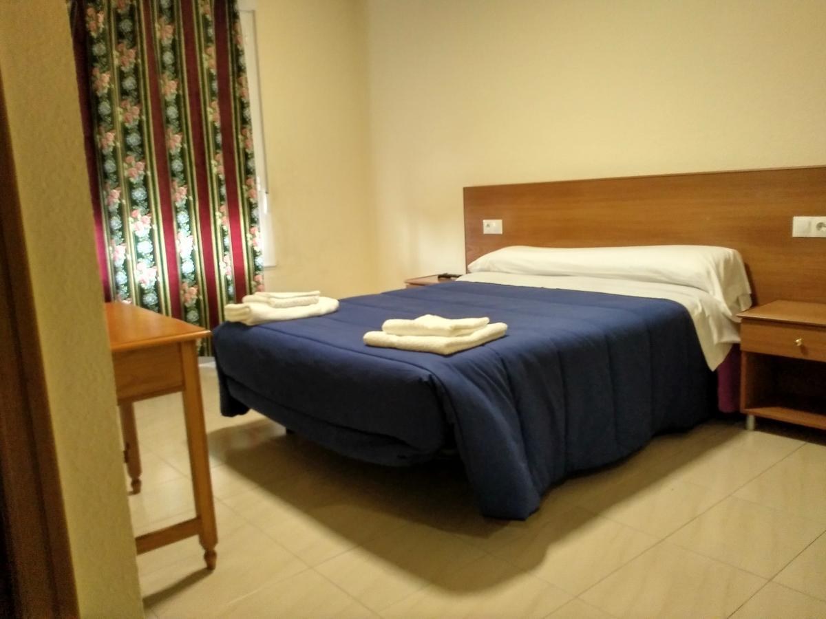 Hostal Orly Camponaraya ภายนอก รูปภาพ
