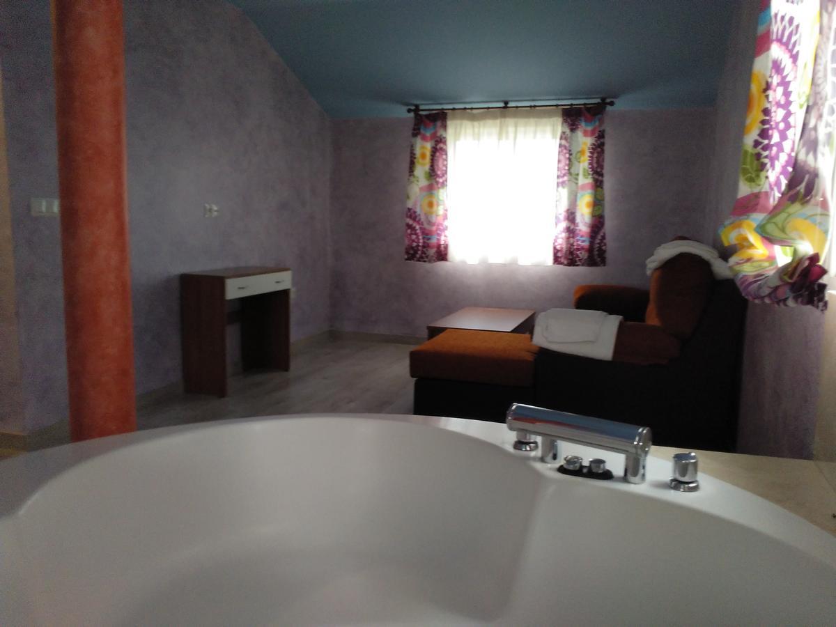 Hostal Orly Camponaraya ภายนอก รูปภาพ
